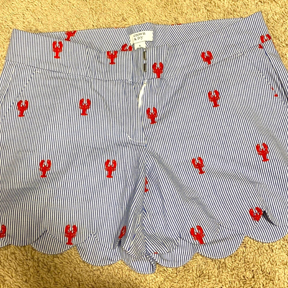 Crown and ivy scalloped shorts